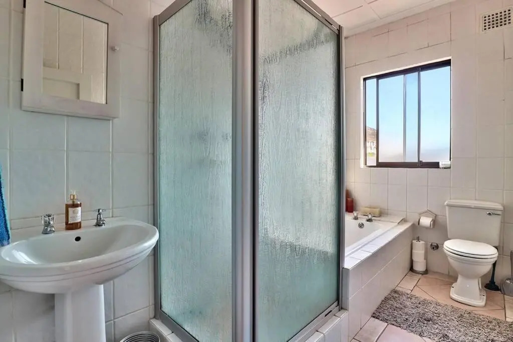 Sunny Apartment in SEA POINT right by PROMENADE
