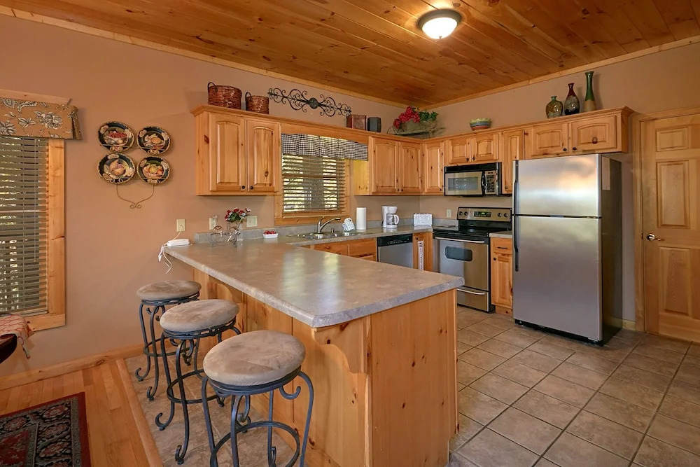 Rustic Elegance 422 - Two Bedroom Cabin
