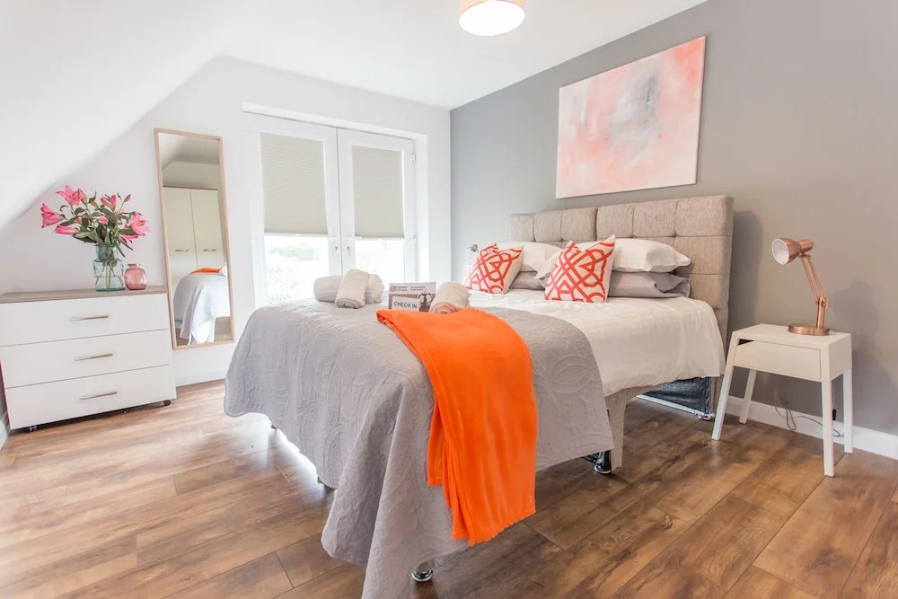 Modern Bright 1-2 Bed Apartments Oxford, with Free Parking ,OX4 Near BMW Science Park & Hospitals