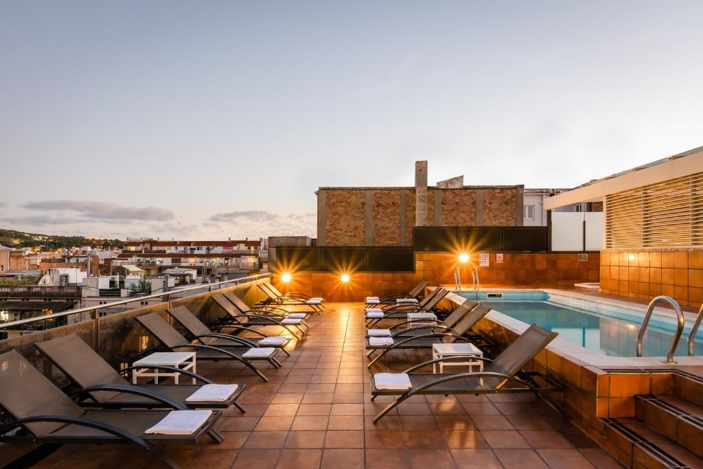 Отель Petit Palace Eixample
