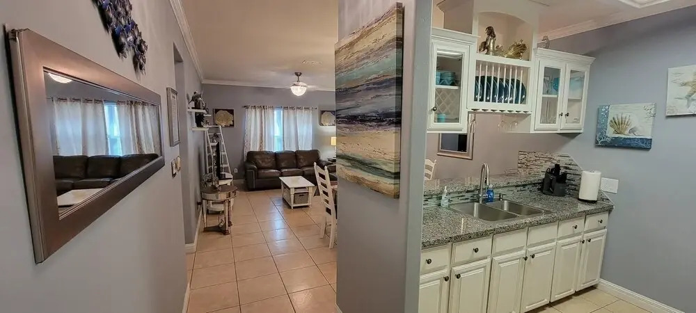 EZ Walk to Beach * Swanky 2 bedroom * Sleeps Tons (Mar y Sol II #1) by RedAwning