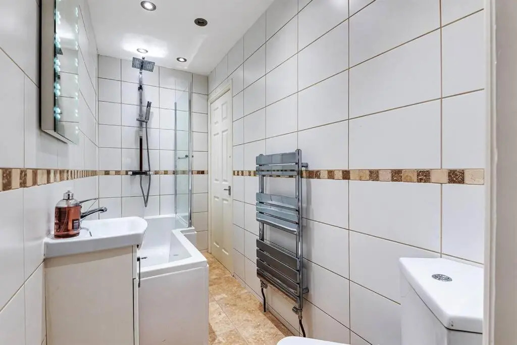 Locket Studio - Cosy Apartment with Balcony