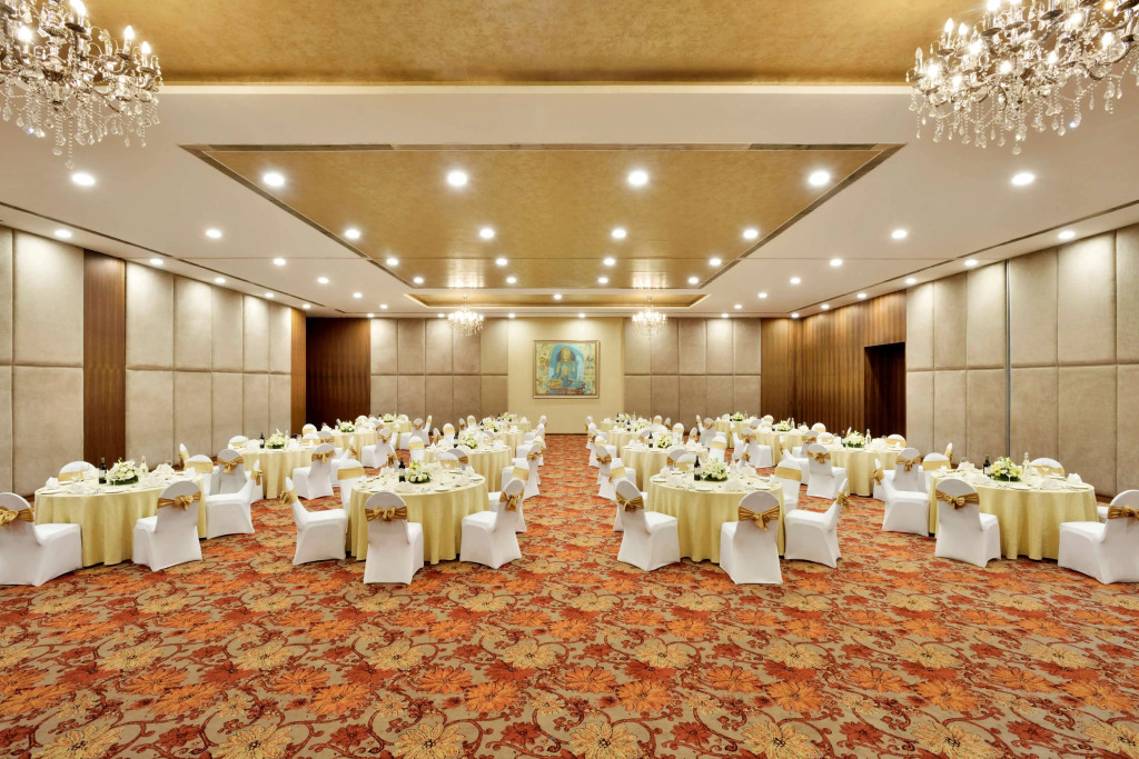 Radisson Blu Plaza Hotel Hyderabad Banjara Hills