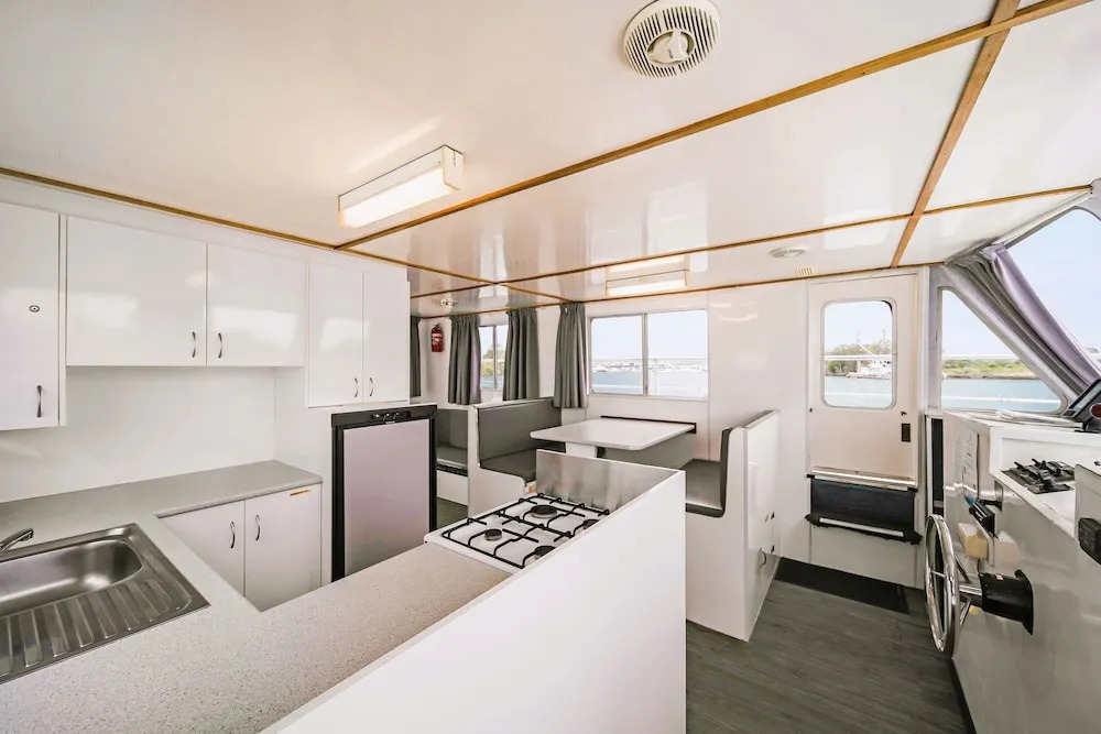Coomera Houseboats