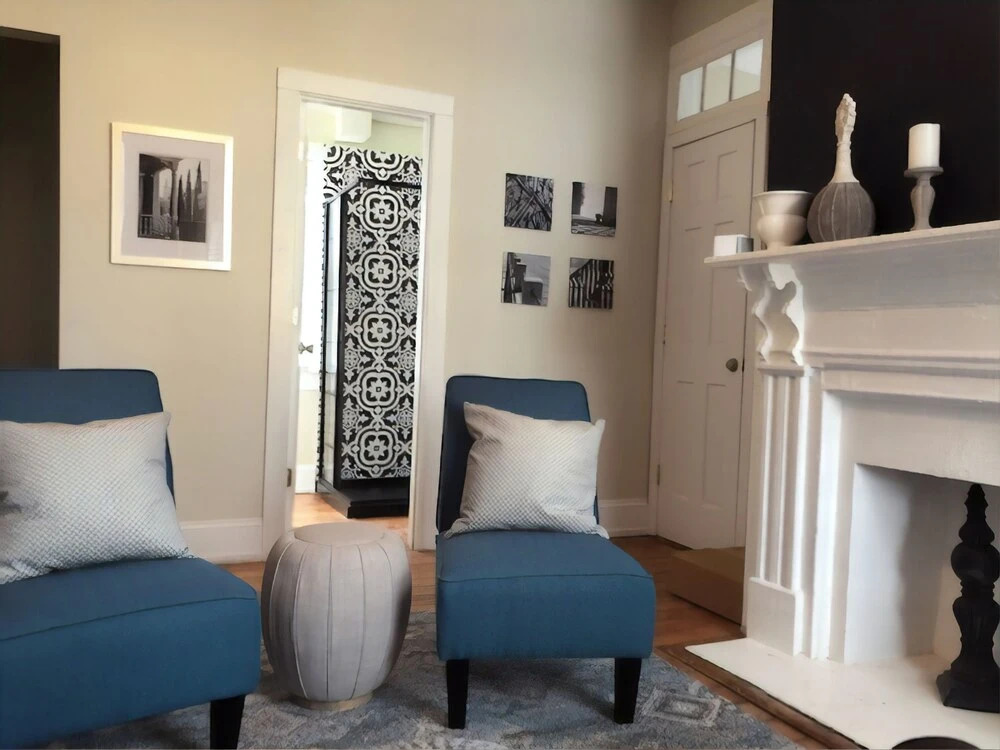 Suites on Coming