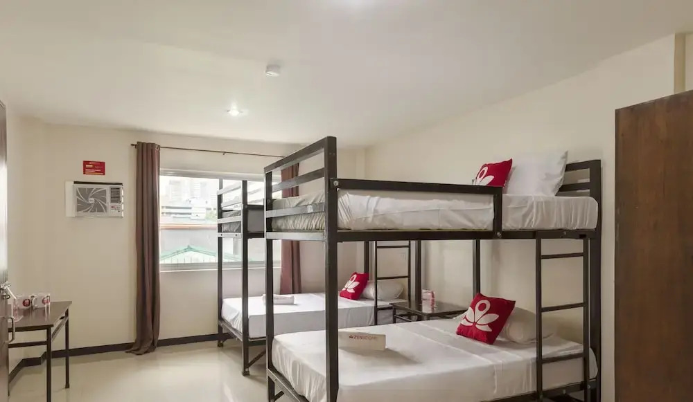 City Smiles Apartelle by OYO Rooms