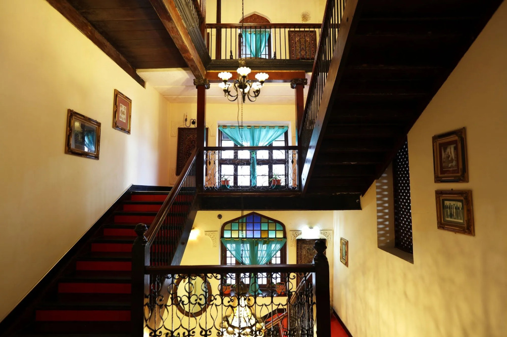 Africa House Hotel