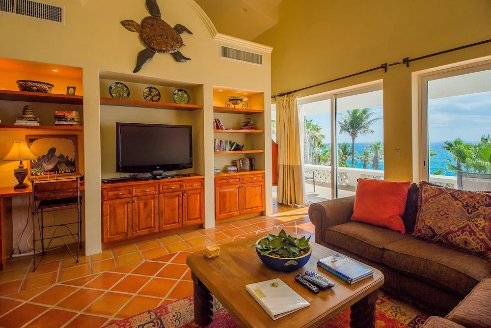 Golfers Paradise Across From Palmilla Beach at Villas del Mar 212
