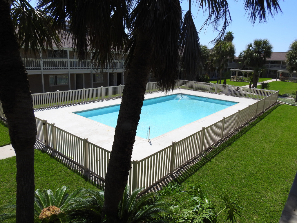 Courtyard #132 in Port Aransas