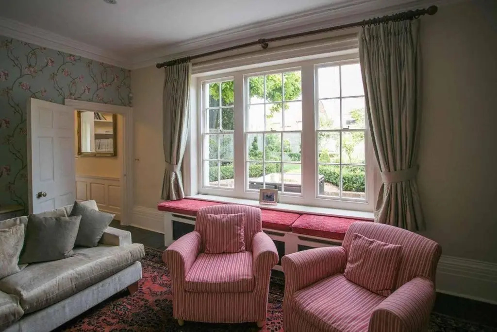 Medieval Town House - Walled Garden Sleeps 8