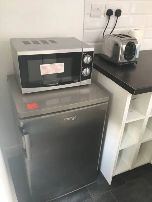 Cv21 3SG Whole 2-bed House in Rugby