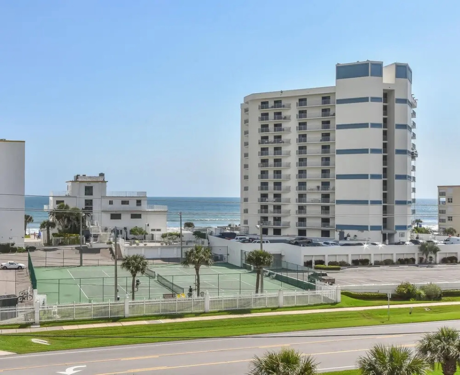 Large Corner Unit at Ocean Walk With Sneak Peak of the Ocean Ow20-501