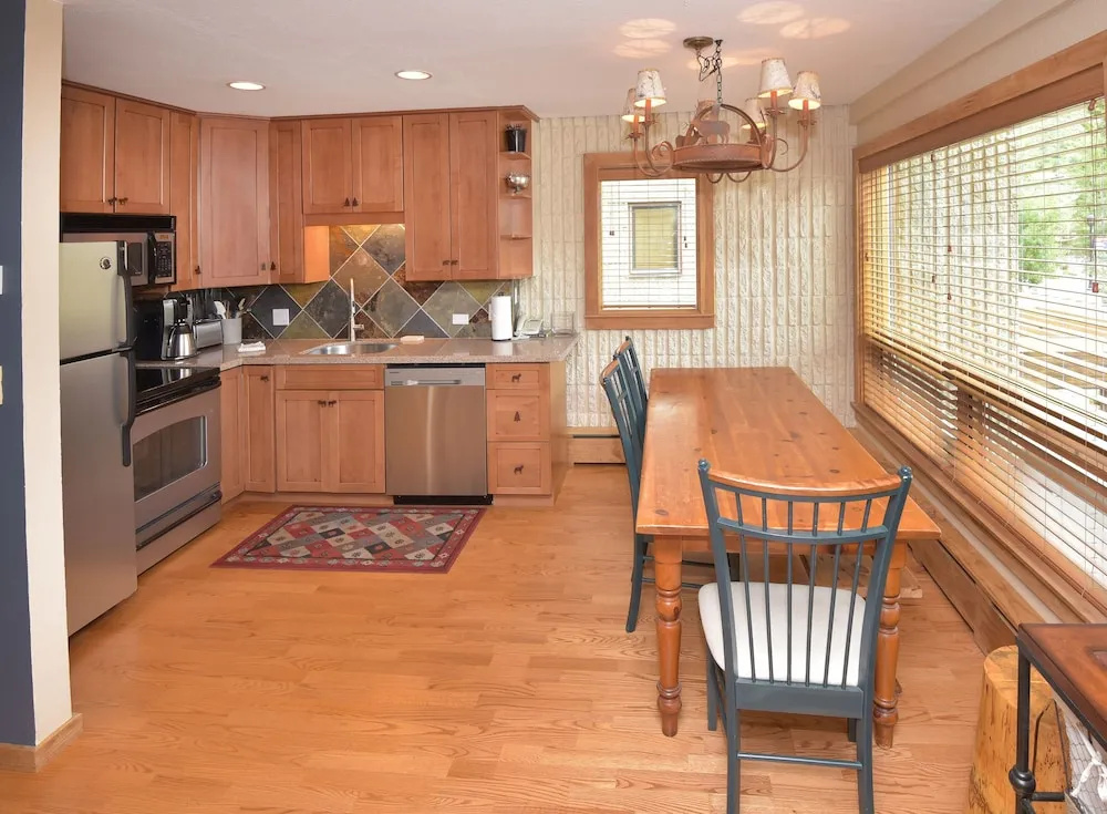 Vail 21 #306 2 Bedrooms 2 Bathrooms Condo