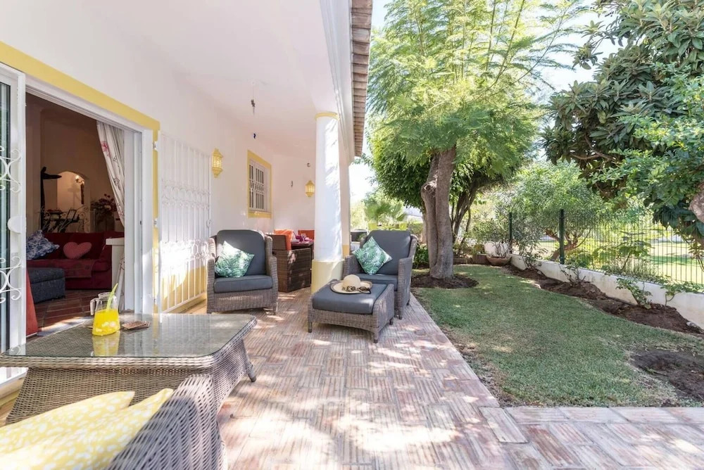 Immaculate 3-bed Villa in Guia Private Pool