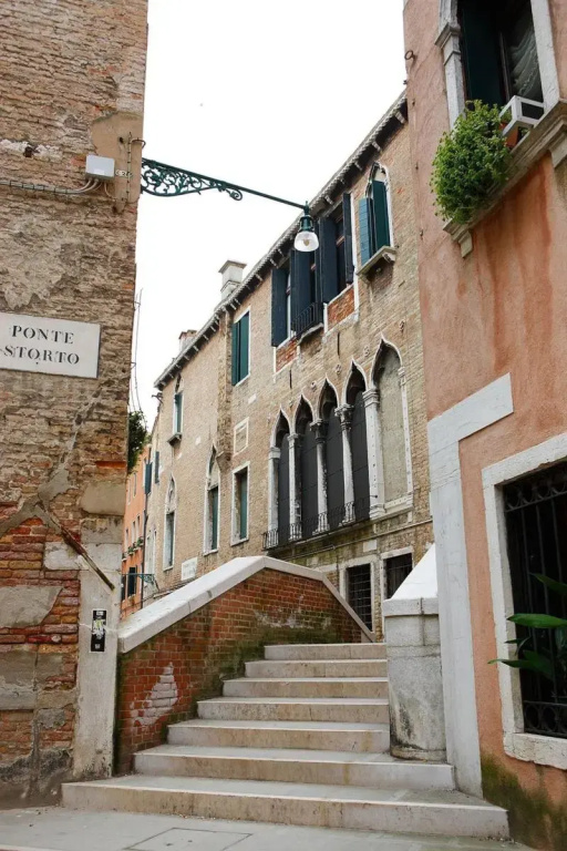 Ad Place Venice