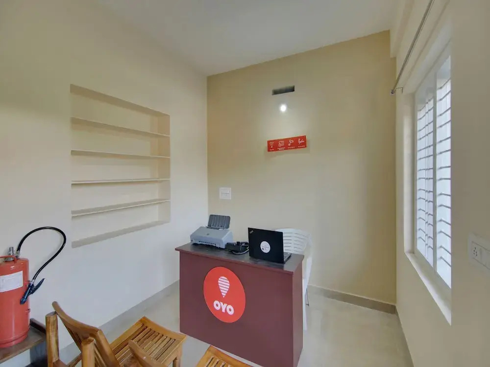 OYO 26718 The Mayura Residency