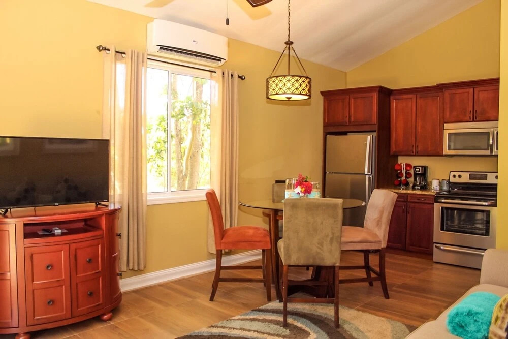 Rock Point Villas Vacations Rentals Sandy Bay, Roatan, Honduras.c.a