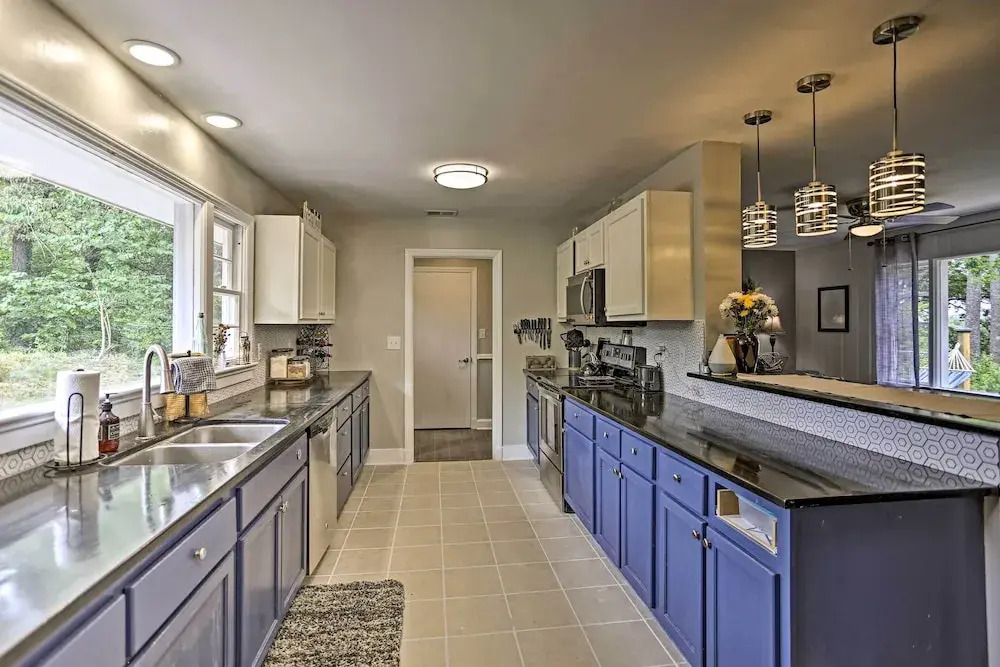 Family-friendly Escape ~ 6 Mi to City Center!