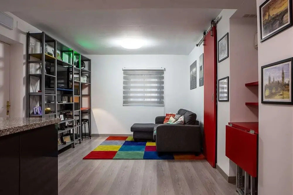Cosy 2 Bed in Madrid with Easy Airport Access