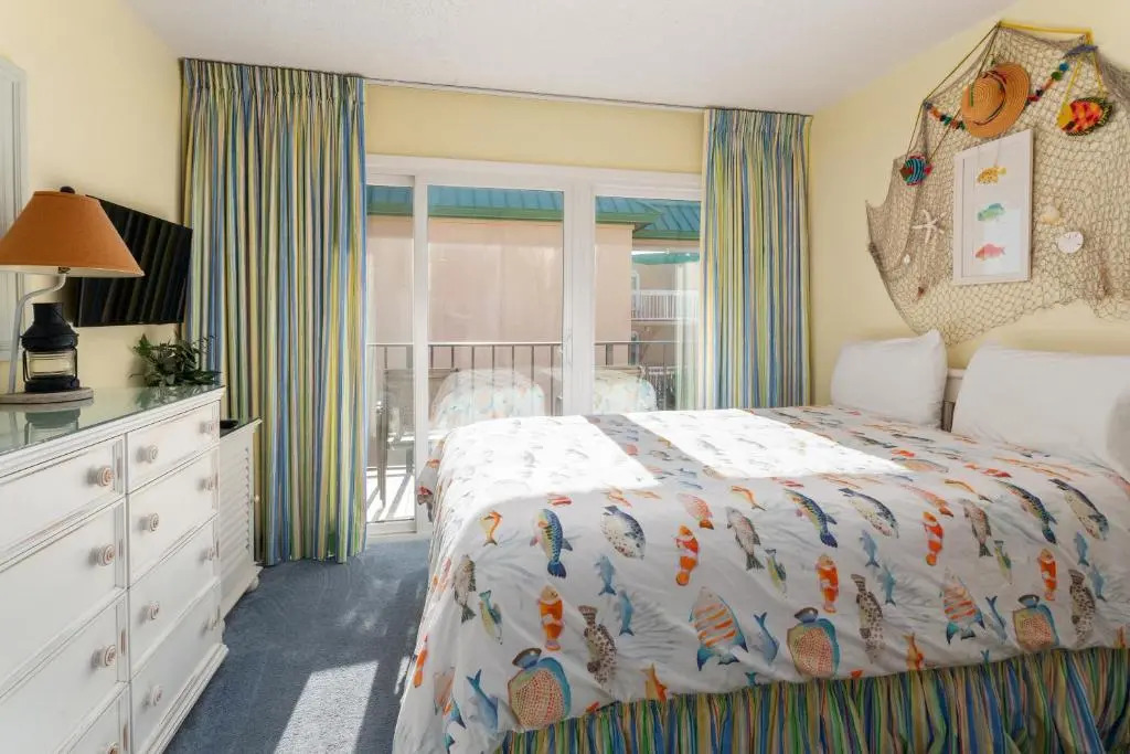 Beach Club 330