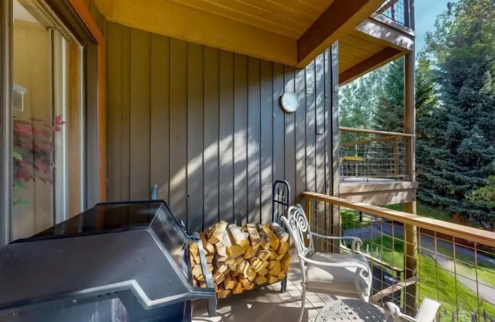 1 Bedroom Condo In West Keystone Near Lakeside Village