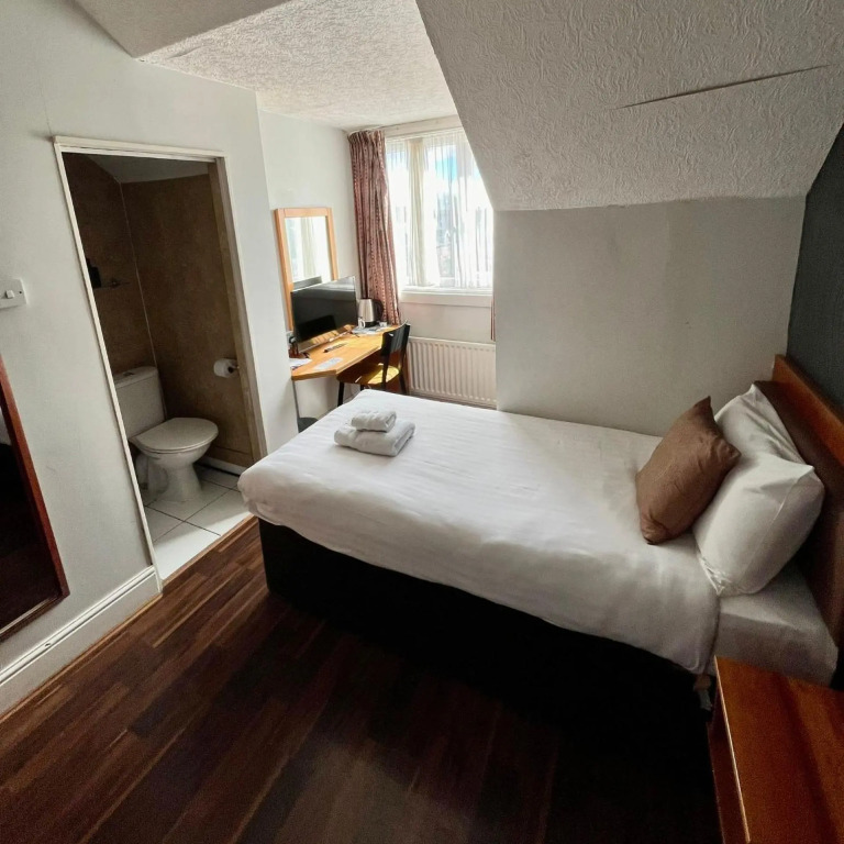 Whites Hotel