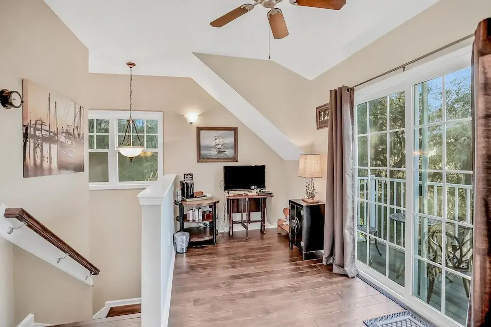 Inviting Waterfront Cottage With Balcony, Firepit, Marsh Views, & Washer/dryer