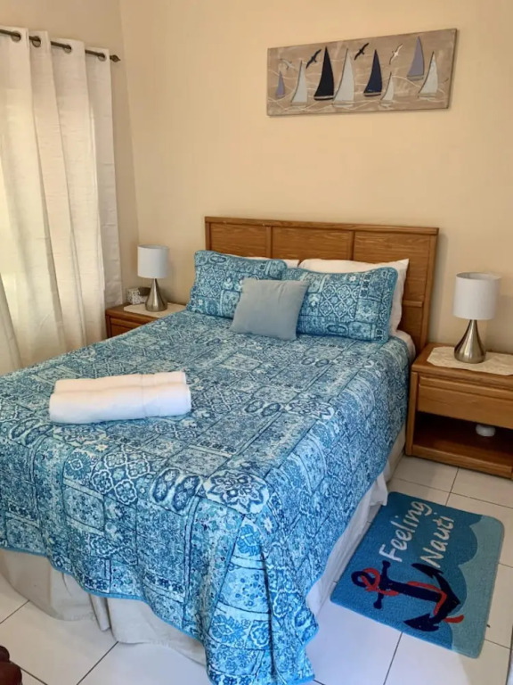3 Apartments Steps to Beach Free Breakfast