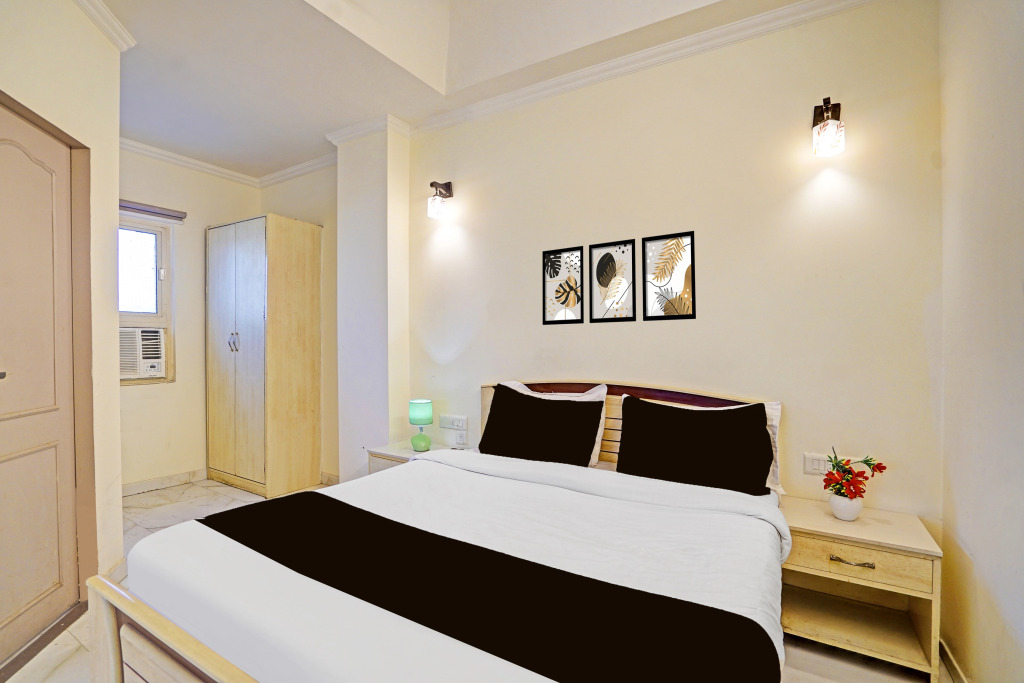 Townhouse Oak Nirman Nagar Mansarovar Formerly The Tulip Regency