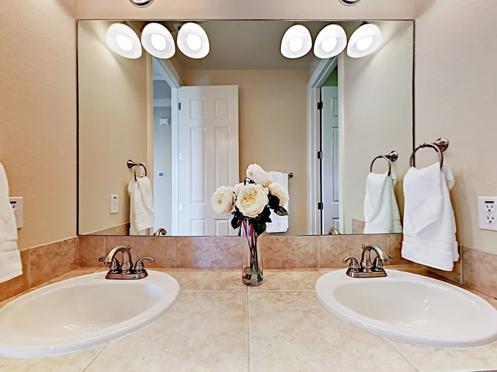 8413 Leander - 4 Br Home