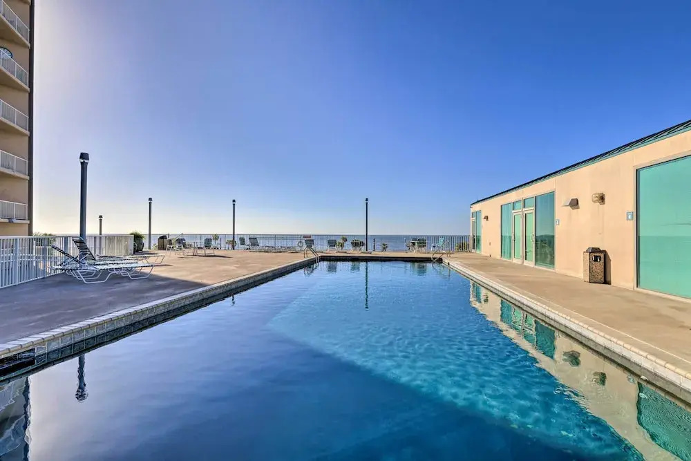 Sunny Beachfront Biloxi Condo w/ Resort Amenities!