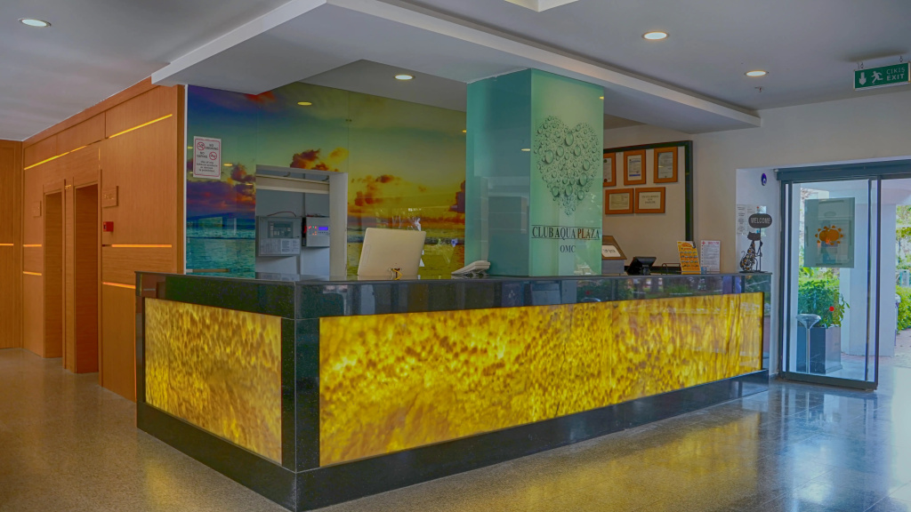 CLUB AQUA PLAZA