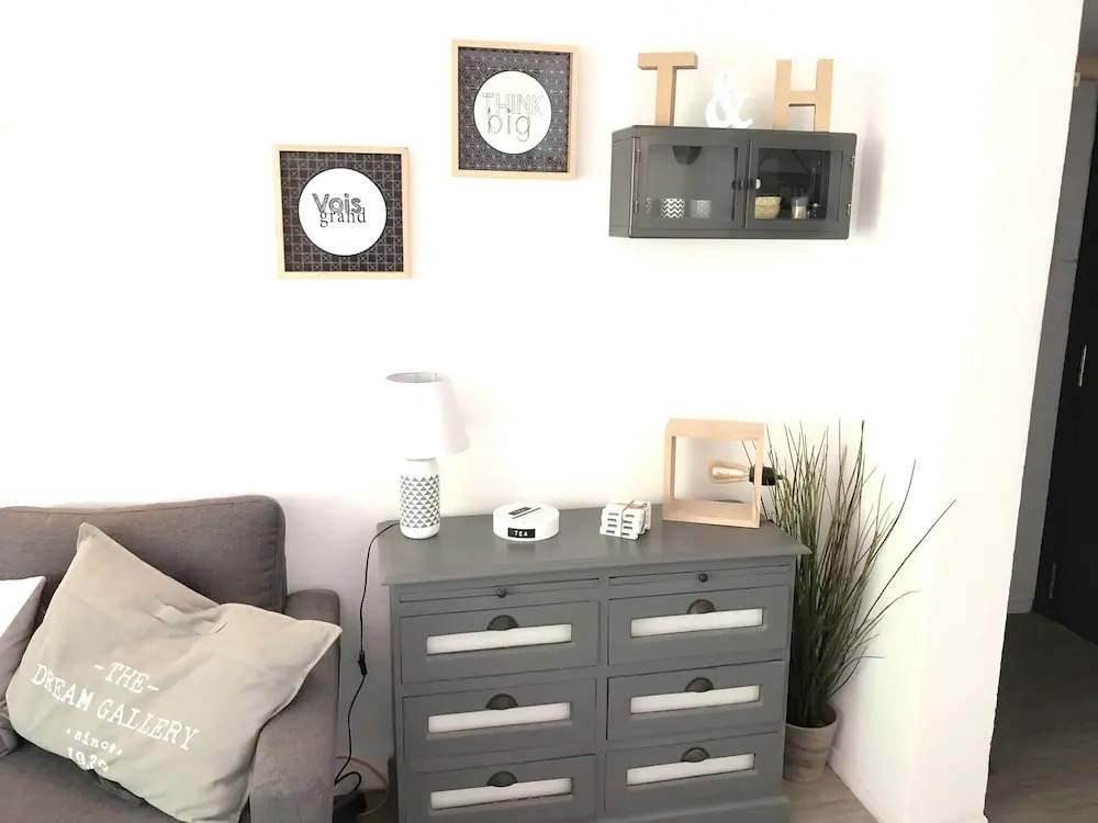 T&H Aragon Family Apartment