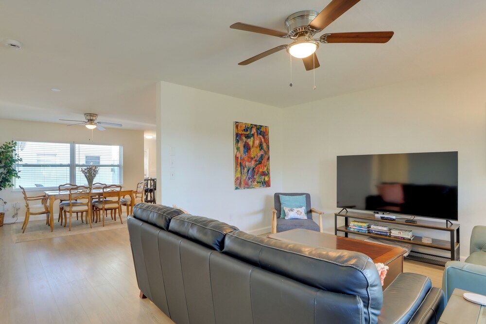 Fun in the Sun: Largo Home < 1 Mi to Beach Access!