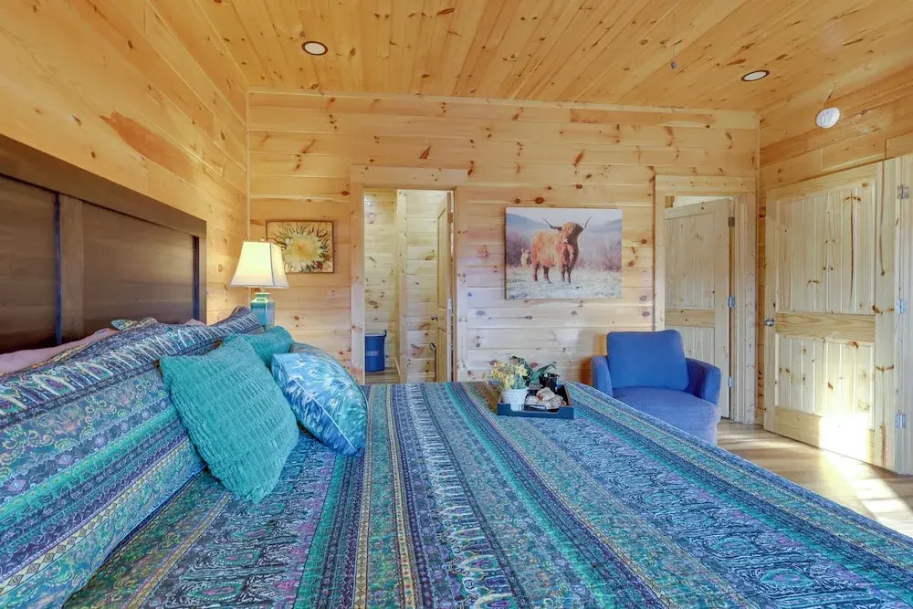 Majestic Mountain Views: Sevierville Escape!