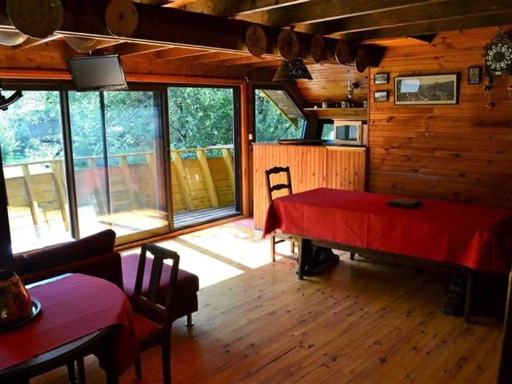 Mont-Dore: Chalet 3 chambres, parking, terrasse, proche pistes - FR-1-415-57