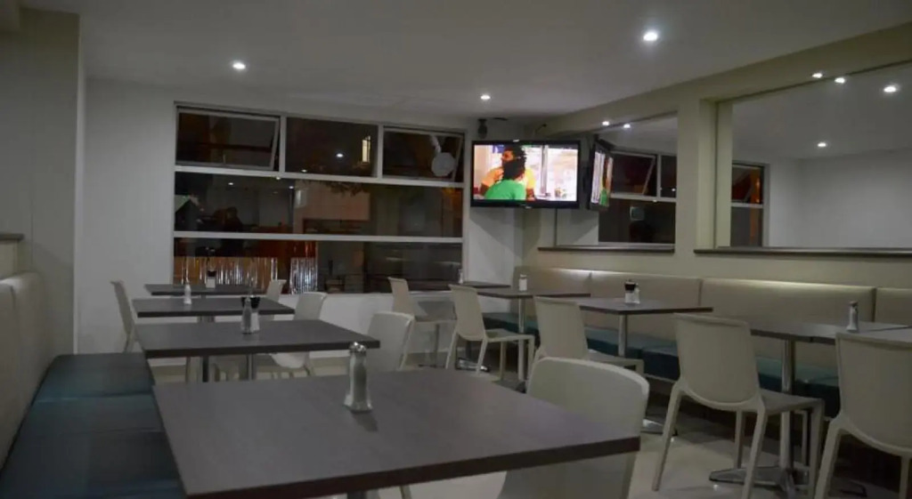 122 Plaza Apartahotel