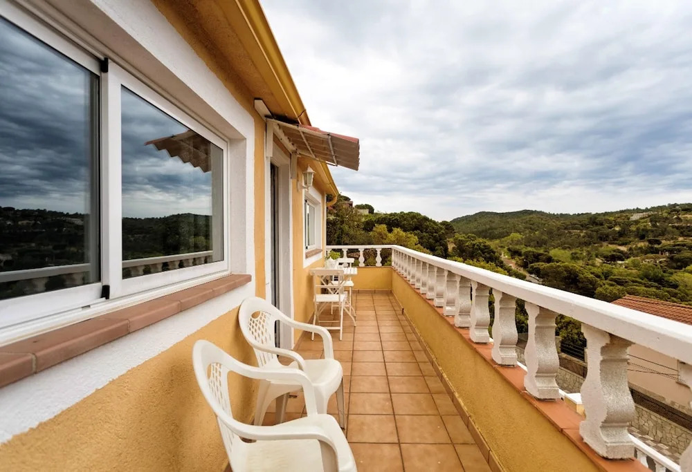 Apartment With one Bedroom in Vidreres, With Wonderful Mountain View, Enclosed Garden and Wifi - Near the Beach