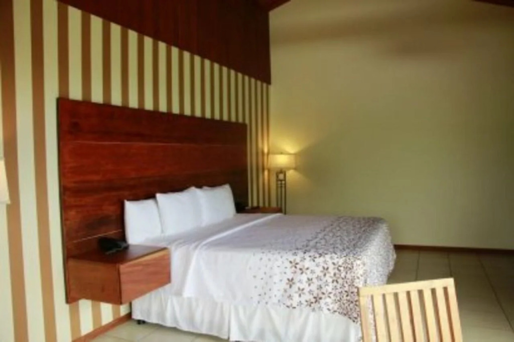Ficus Sunset Suites