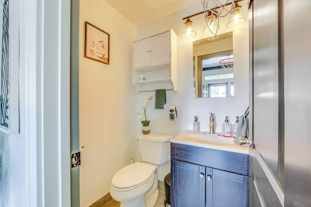 Dog-friendly Pittsburgh Home, 3 Mi to Downtown!