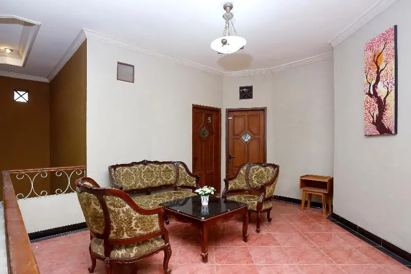 OYO 1072 Kampung Condro Wulan Guesthouse