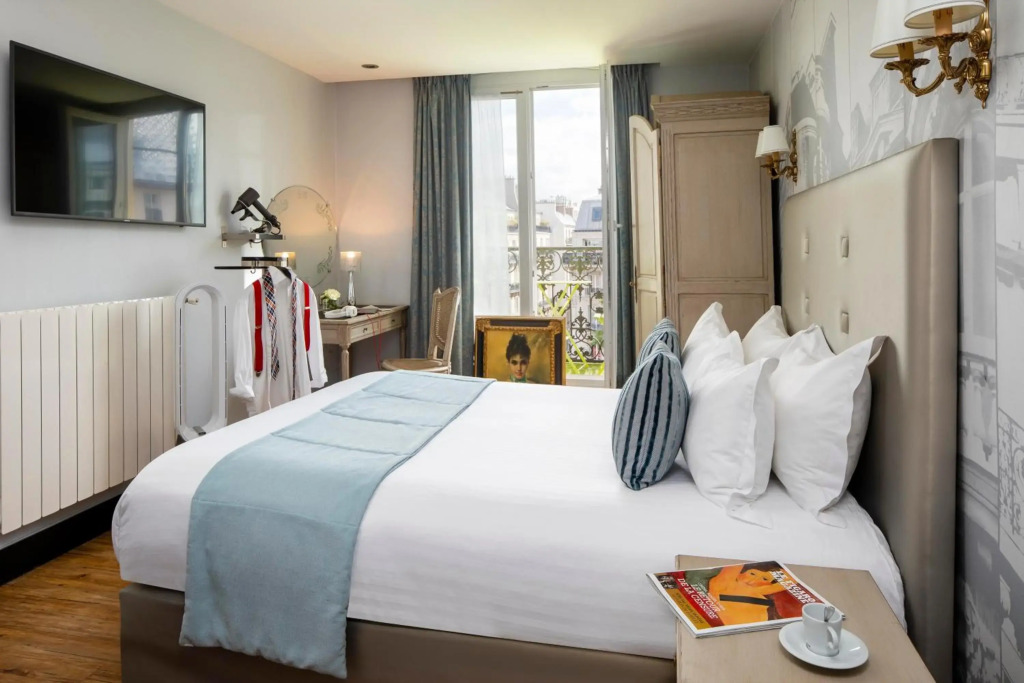Hotel Plaza Elysées