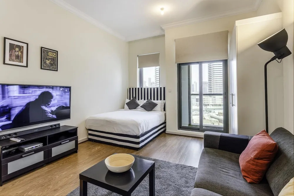 One Perfect Stay - Studio Executive Bay