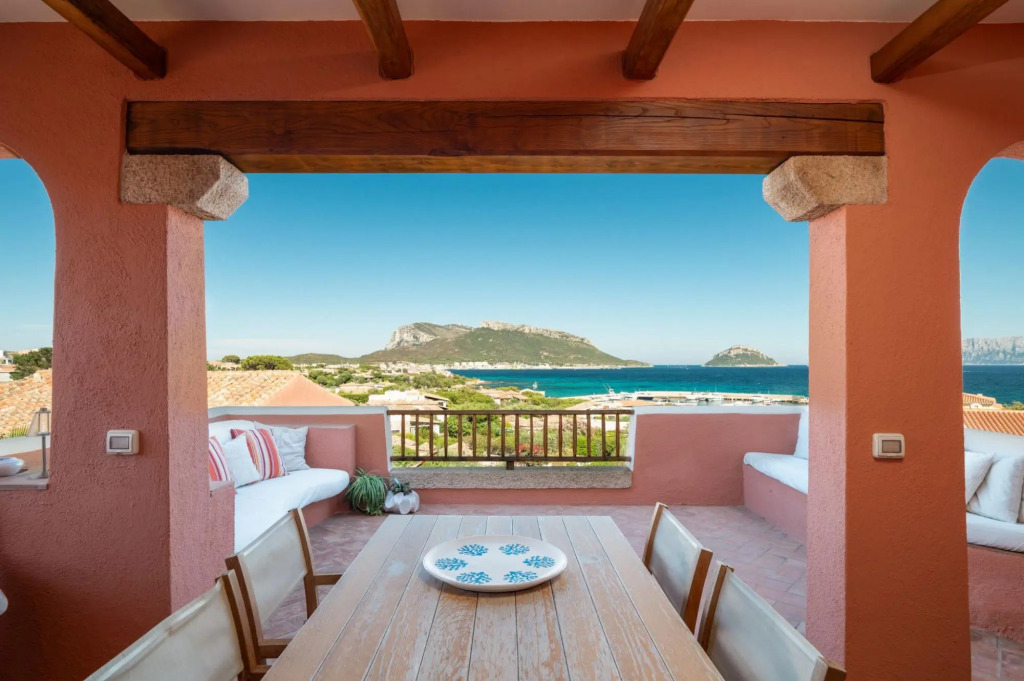 The Tavolara apartment is a very spacious three-room apartment (about 100 square meters) consisting-Tavolara