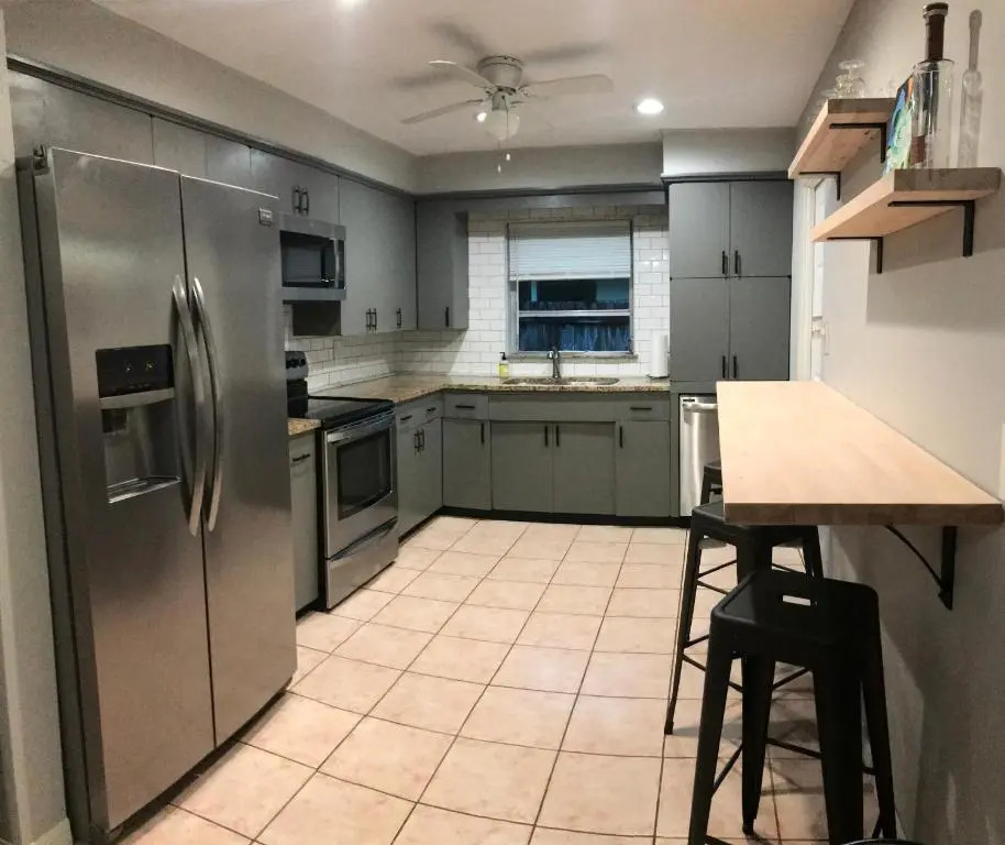 Boho Vibe 3B/2B centrally located Alta Vista Home