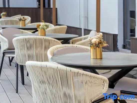 Homeinn Plus Hotel (Laiyang Jingqi Road Municipal Government)