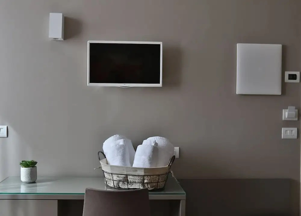 Piazza Italia  -  Rooms  for Rent