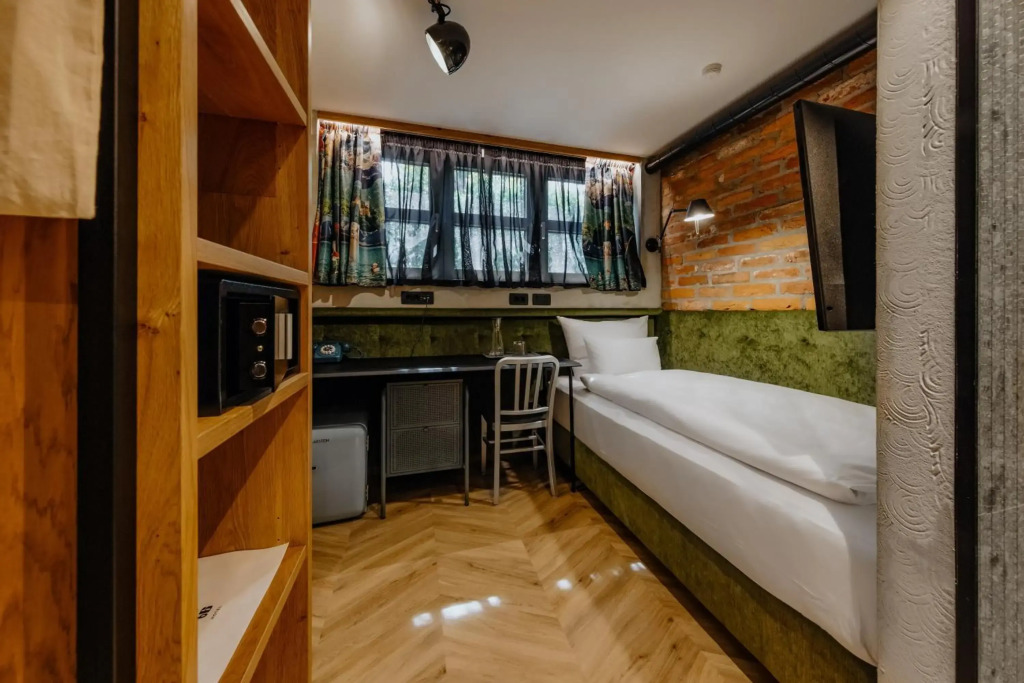 ONE66 Hotel