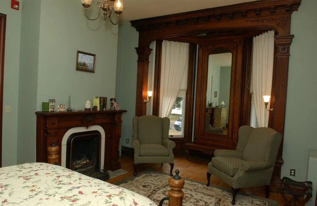 Chapin Park Bed & Breakfast