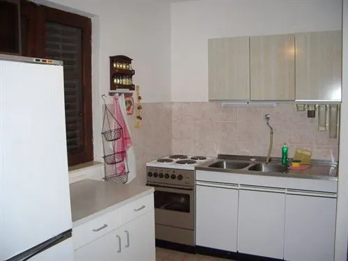 Vis Apartments